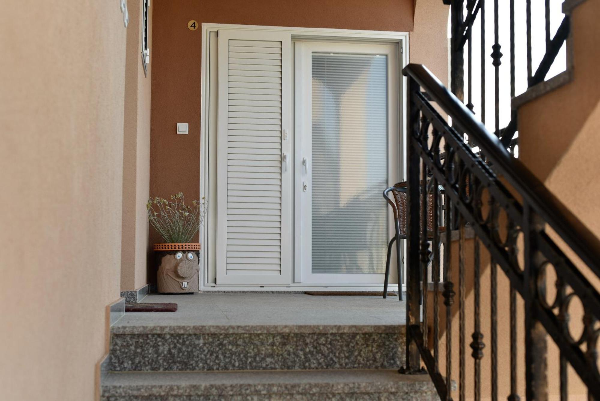 Apartmani Natasa Nino Jezera, Murter Rom bilde
